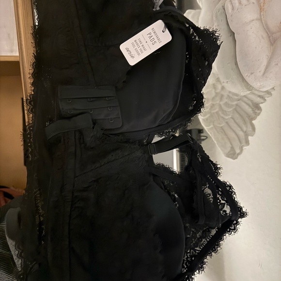 Elegant Lace Bralette - Cream - Picture 3 of 4